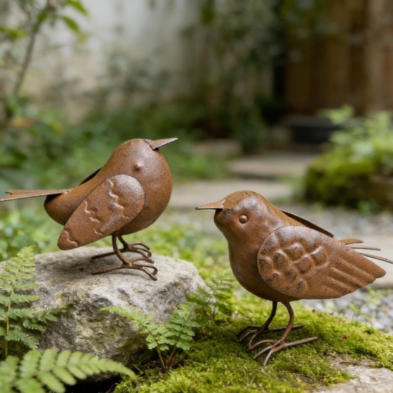2Pcs Exquisite Decorative Ornament Metal Bird Decorative Ornament Figures Rusty Metal Bird Home Decoration