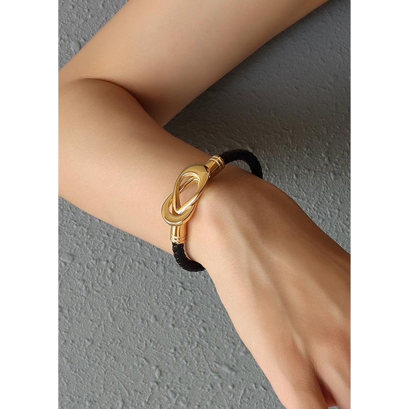 European-American Style Magnetic Oval Buckle Bracelet: PU Rope, Titanium Steel, 18k Gold, Handcrafted Jewelry Bangle Z218.