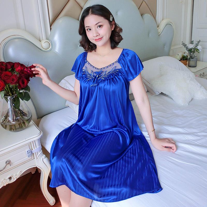 Plus Size Floral Lace Ice Silk Nightgown with Short Sleeves