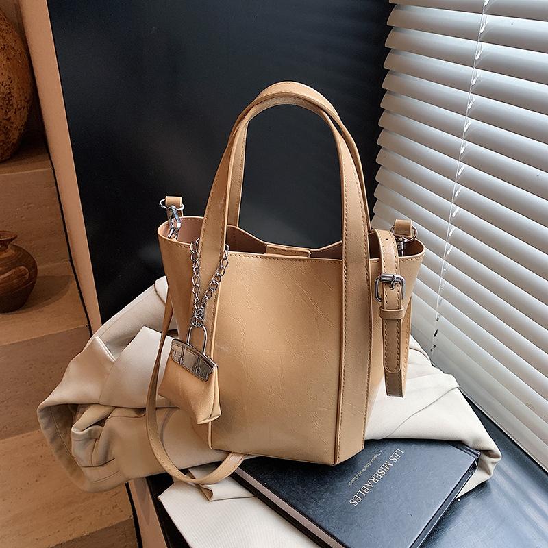 

Женская сумка 2025 Новая мода и популярная на плечо через плечо Сумка «Мать и дитя» Универсальная сумка-ведро хаки