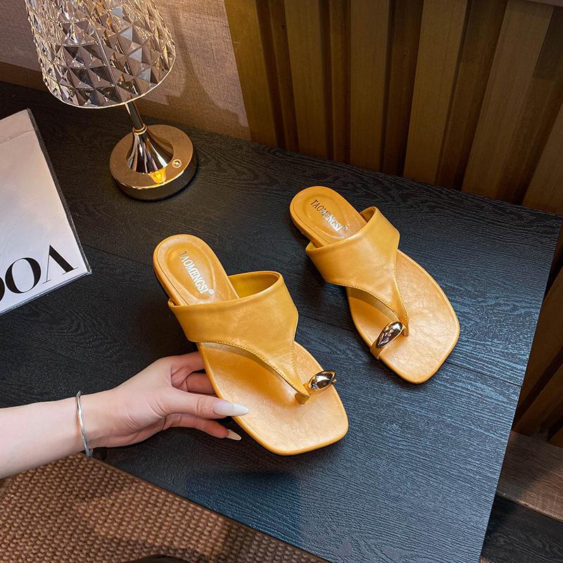 

Мода 2025 Лето Шлепанцы Женские Вьетнамки с перемычкой Плоские Сандалии Пляжные Слайды Женские Уличные Вьетнамки Сандалии Женские Тапочки Женские Джандалы 35 жёлтый