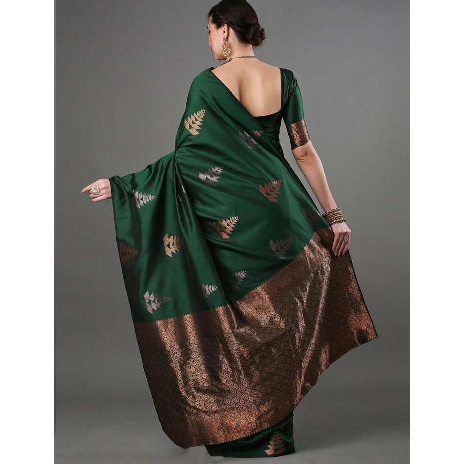 Der wunderschöne Saree ist elegant mit wunderschönem, festem Jacquard-Gewebe verziert, das dem Outfit einen perfekten Look verleiht.