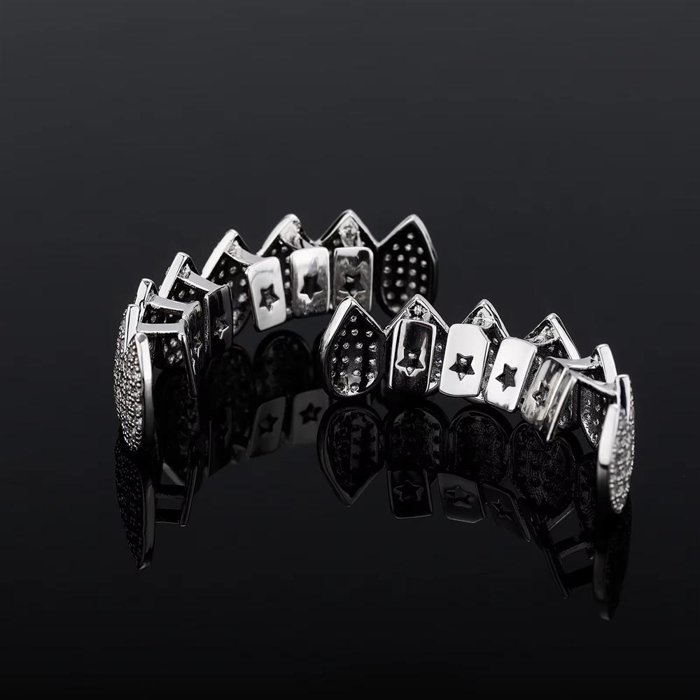 Hip Hop Iced Out Cuore 8 Denti Grillz Set Completo Superiore Inferiore Bling Zircone Copri Denti Decorazione Rapper Gioielli Dentali