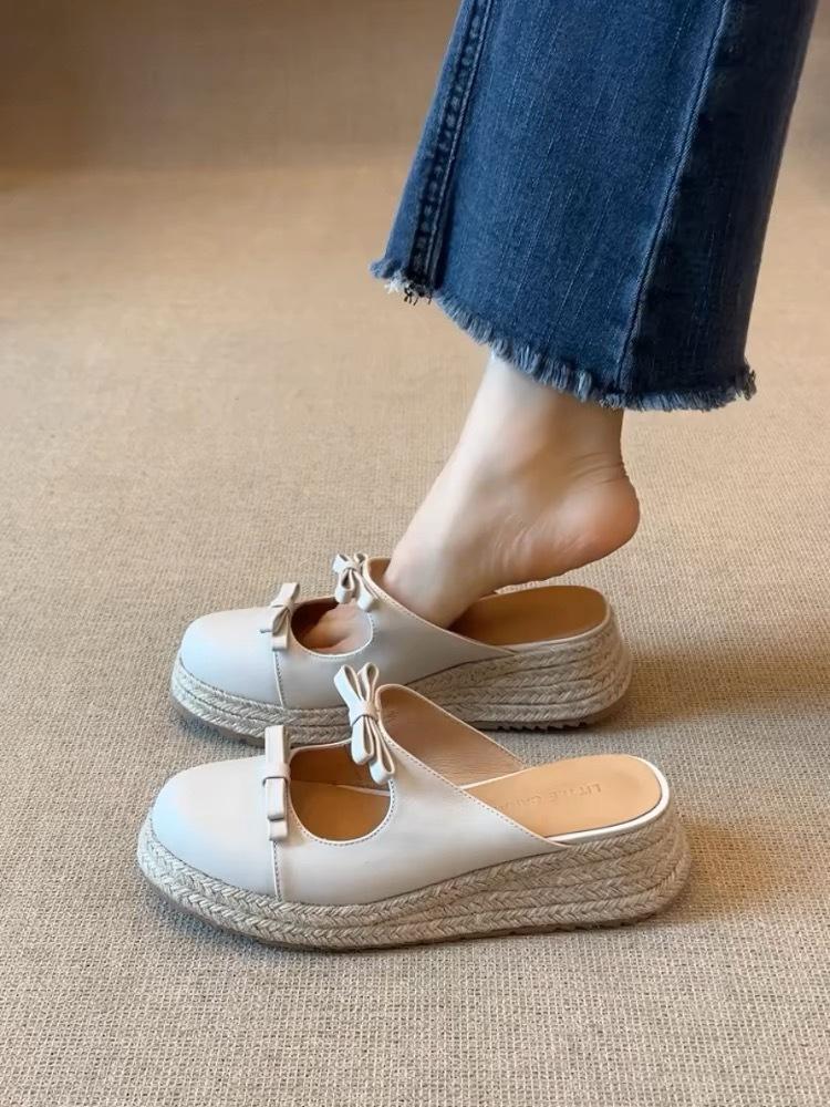 

Sheepskin version~ retro thick-bottomed muffin bag head bow cool slippers 2025 summer new wear half slippers women 40