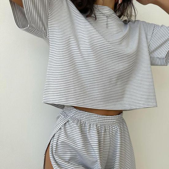 2 Adet/Set Yazlık Ev Giyim Üst ve Pantolon Takımı Çizgili Pijama Bol Uyku Giyim Kısa Kollu Tişört Lastikli Bel Yırtmaçlı Şort Seti