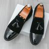 British Gentleman Tassels Loafers New Men's Pointed Patent Leather Shoes Male Designer Formal Wedding Dress Homecoming Footwear