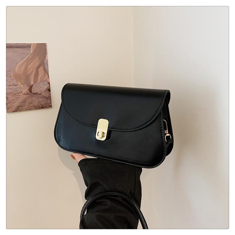 

Популярна ретро маленька сумка жіноча 2024 нова модна однотонна на плече кросбоді іноземний стиль повсякденна сумка-під пахвою сідло чорний