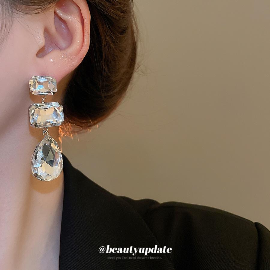Silver Needle Rhinestone Geometric Drop Earrings - Luxurious, Fashionable Statement Studs for Women