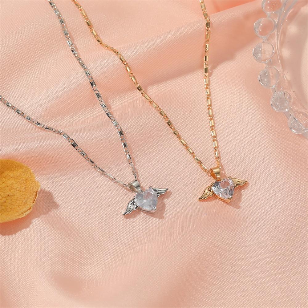 Luxury Exquisite Angel Wings Heart Crystal Pendant Necklace Stainless Steel Neck Chain for Women Trend Temperament Jewelry Gifts