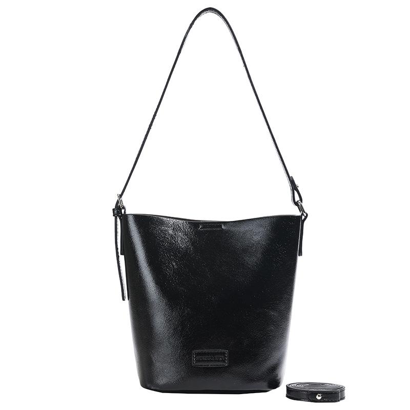 Versatile Fashion Commuter Shoulder Bag Women's New Casual Messenger Bag