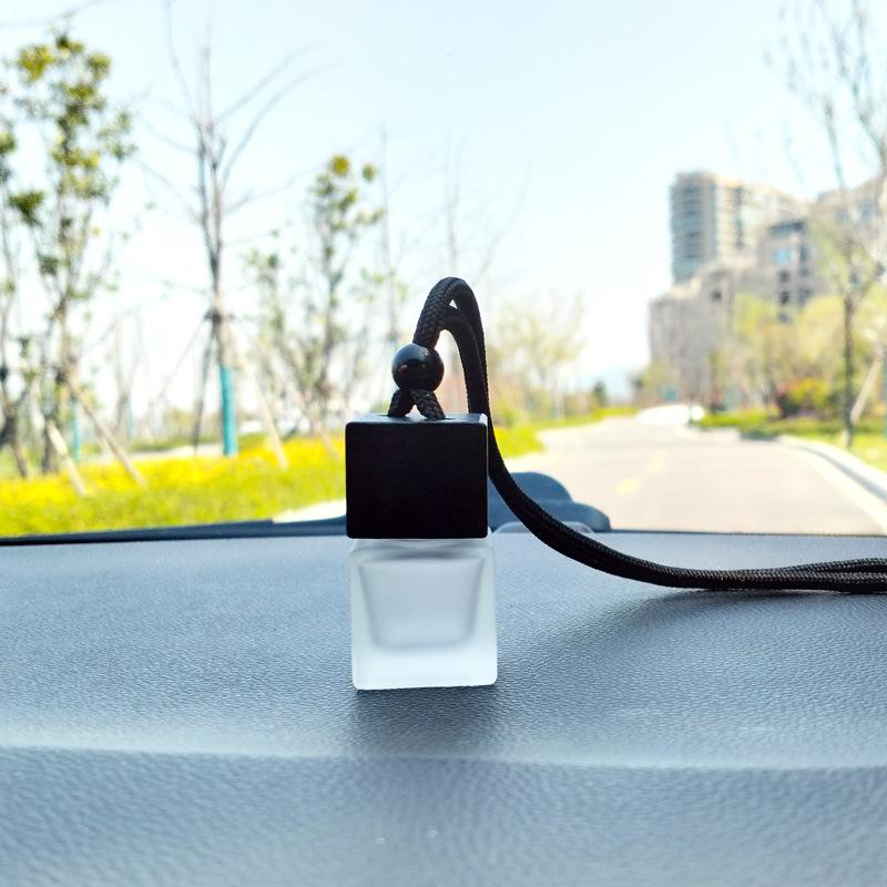 1Pcs Black Cover Square Glass Car Perfume Empty Bottle Pendant Car Mounted Perfume Pendant Fragrance Oil Diffuser Car Interior