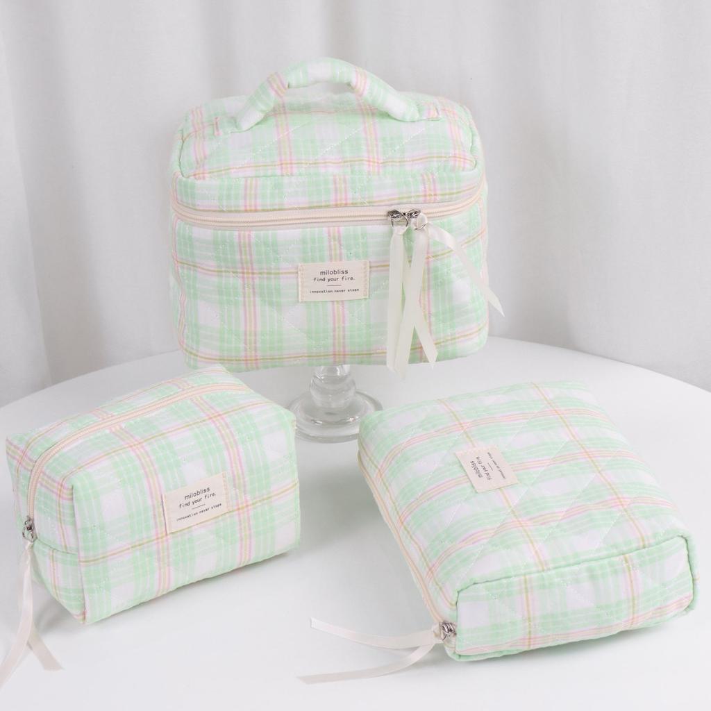 "Large Capacity Cherry Cat Quilted Cosmetic Bag – Cute & High-Value for Students"