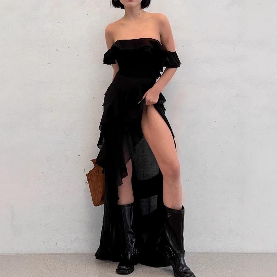 

Платье с оборками на шее, диагональный вырез, кружево без рукавов, неровный подол M чёрный