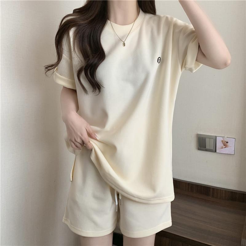 Women's Casual Summer Two-Piece: Stylish, Lightweight Short-Sleeve Top & Shorts Set