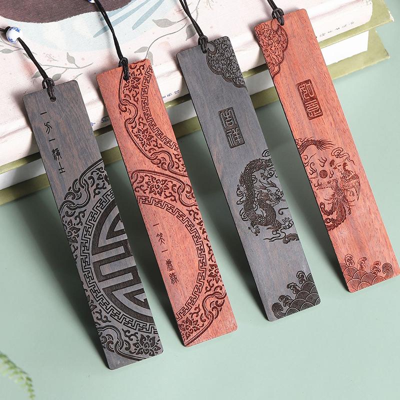 Pair of Chinese-Style Rosewood Bookmarks Reading Bookmarks Commemorative Gift Crescent-Shaped Bookmarks Gift for Book Lovers