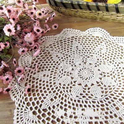 25cm Diameter Crochet Mats Lace Table Cloth Vintage Doily 30cm Diameter