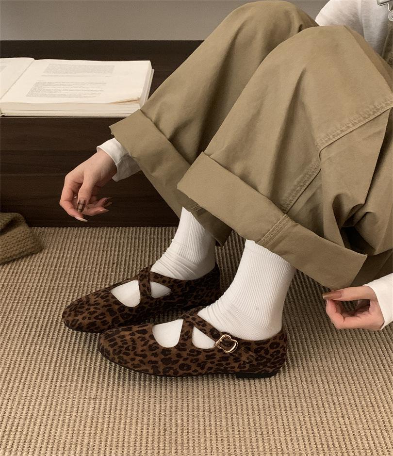 Grape Mother Studiolee Soft Cute Round Head Cross Buckle Sweet Wind Suede Light Mouth Fluffy Mary Jane Single Shoes