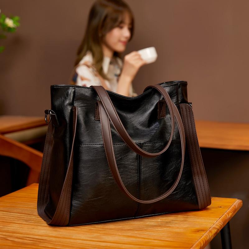Trendy Spring and Summer Bag for Women Sheepskin Soft Leather Fashion Handbag Crossbody Mommy Bag