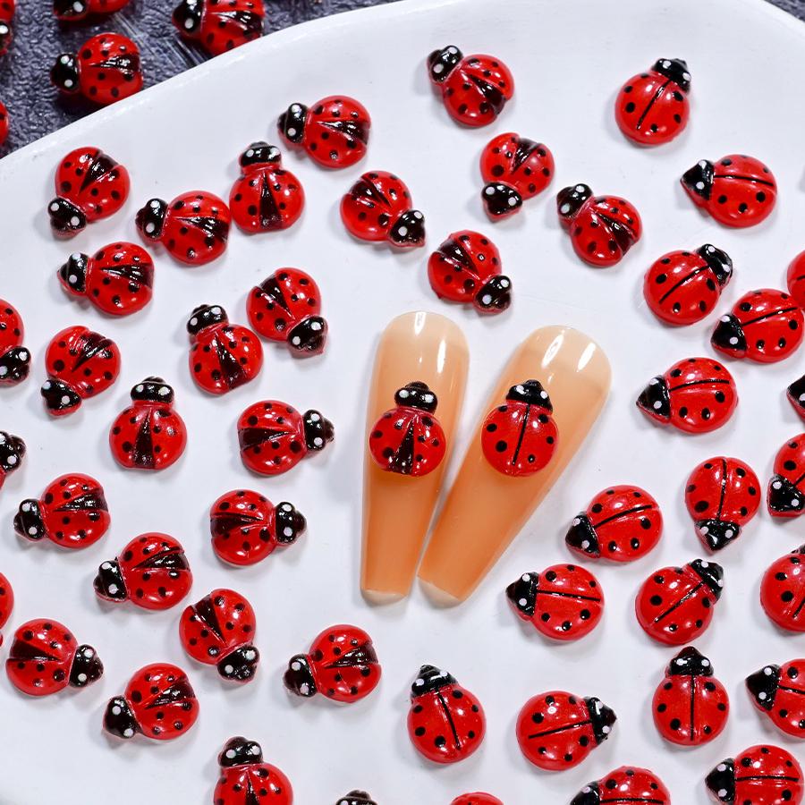 50Pz Ciondoli per Unghie Coccinella Carina Cartoon 3D, Strass Piatto per Unghie per Decorazioni Nail Art Manicure Fai da Te