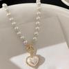 New Vintage Imitation Pearl Choker Collar Bead Necklace for Women Simple OT Buckle Heart Pendant Clavicle Chain Neck Jewelry