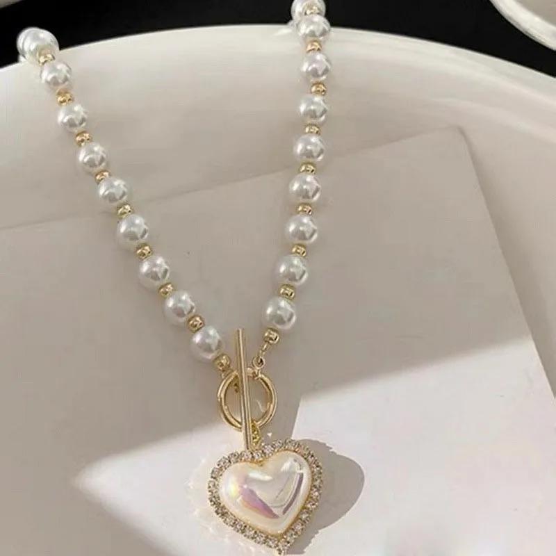 New Vintage Imitation Pearl Choker Collar Bead Necklace for Women Simple OT Buckle Heart Pendant Clavicle Chain Neck Jewelry
