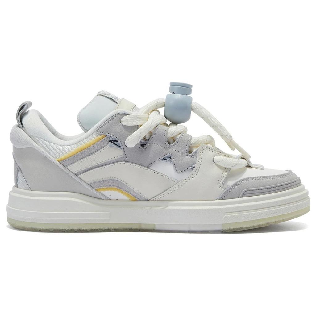 Li Ning We I Swag Bequeme Weiche Elastische Rutschfeste Low-Top Kürbisverschluss Low-Top Brot Skateschuhe Damen Sneaker Mikro-Kristall-Grau AECT054-4