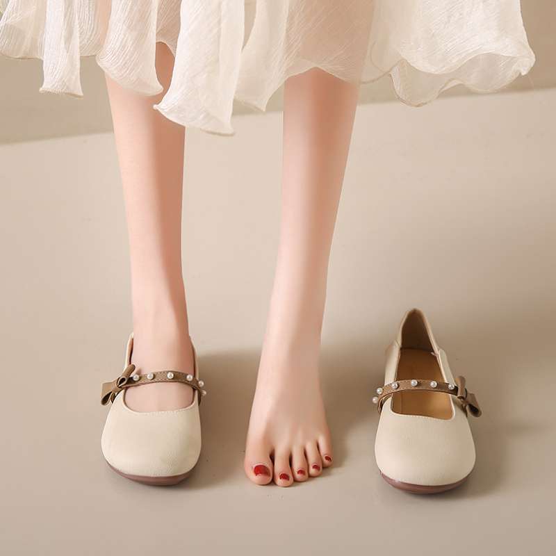 French shallow mouth flat bottom small leather shoes women's 2025 new summer skirt pregnant women sandals soft leather evening beanie shoes