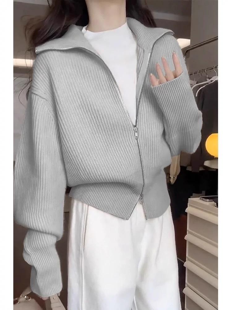 Zipper lapel knitted cardigan women's 2024 autumn and winter new loose lazy wind silhouette turtleneck white sweater jacket