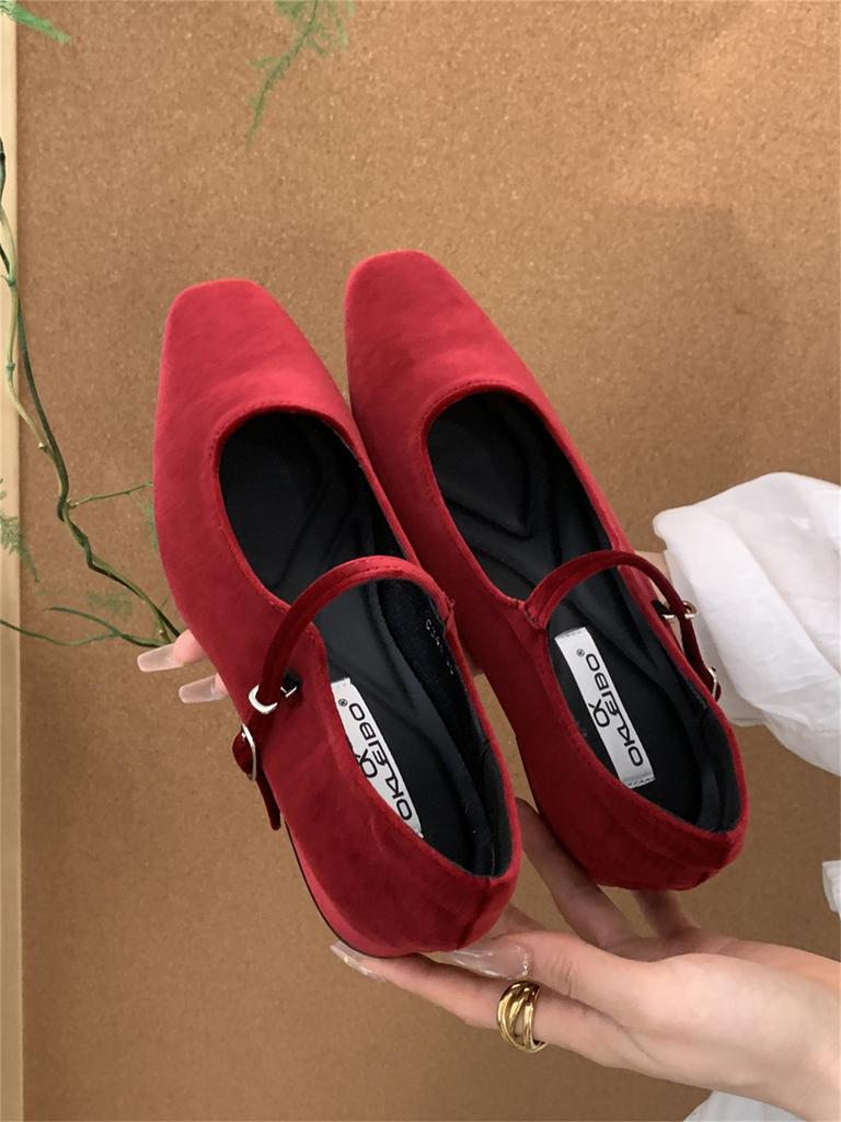 Design Sense Niche One-word Buckle Shallow Mouth Single Shoes Women's 2025 New Late Evening Breeze with Skirt Mary Jane Grandma Shoes