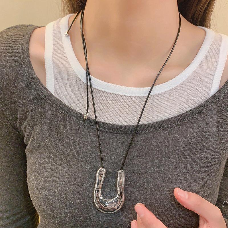 Punk Large High Polish U-Shape Horseshoe Pendant Necklace for Women Fashion Adjustable Black Leather Rope Necklace Party Jewelry