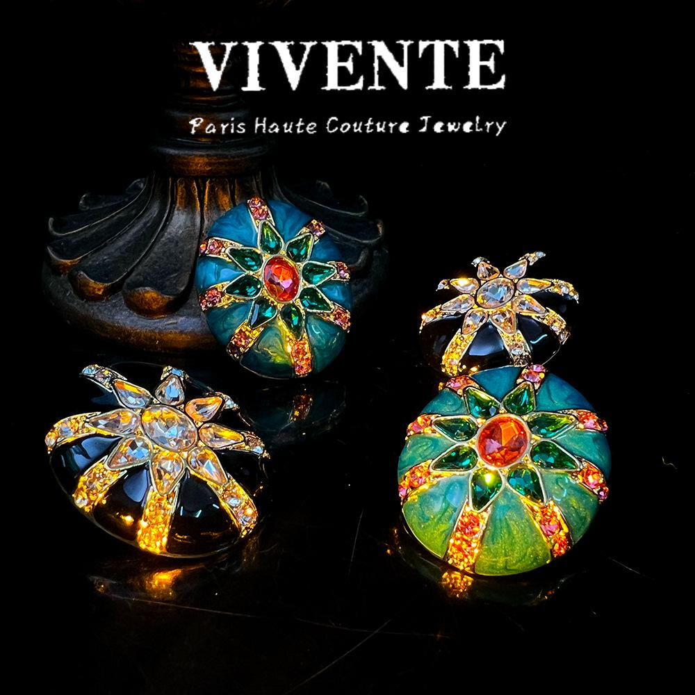 Elegante Cloisonné-Email-Ohrstecker: Retro Hofstil, Vergoldetes Kupfer, Vielseitiges Temperament mit Neuem Chinesischen Design.