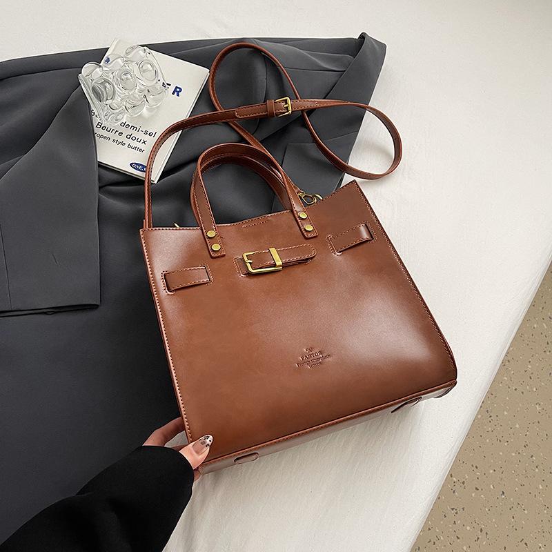 

Retro bag women s large-capacity new versatile casual shoulder messenger bag fashionable commuter tote bag