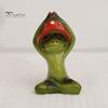 Lustige Schreibtischdekorationen Yoga-Pilz Frosch Figur, Kreative Harzstatue, Niedliche Sitzende Dekoration Grünes Ornament für Zuhause Büro Regal Tischplatte Dekoration