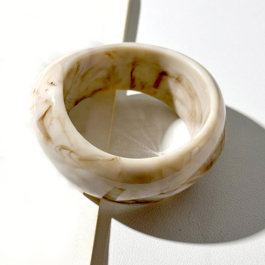 Eleganter Ombres Kaffeeharz-Armreif mit Farbverlaufsdesigns für Damen Modeschmuck Bequemes Modeaccessoire