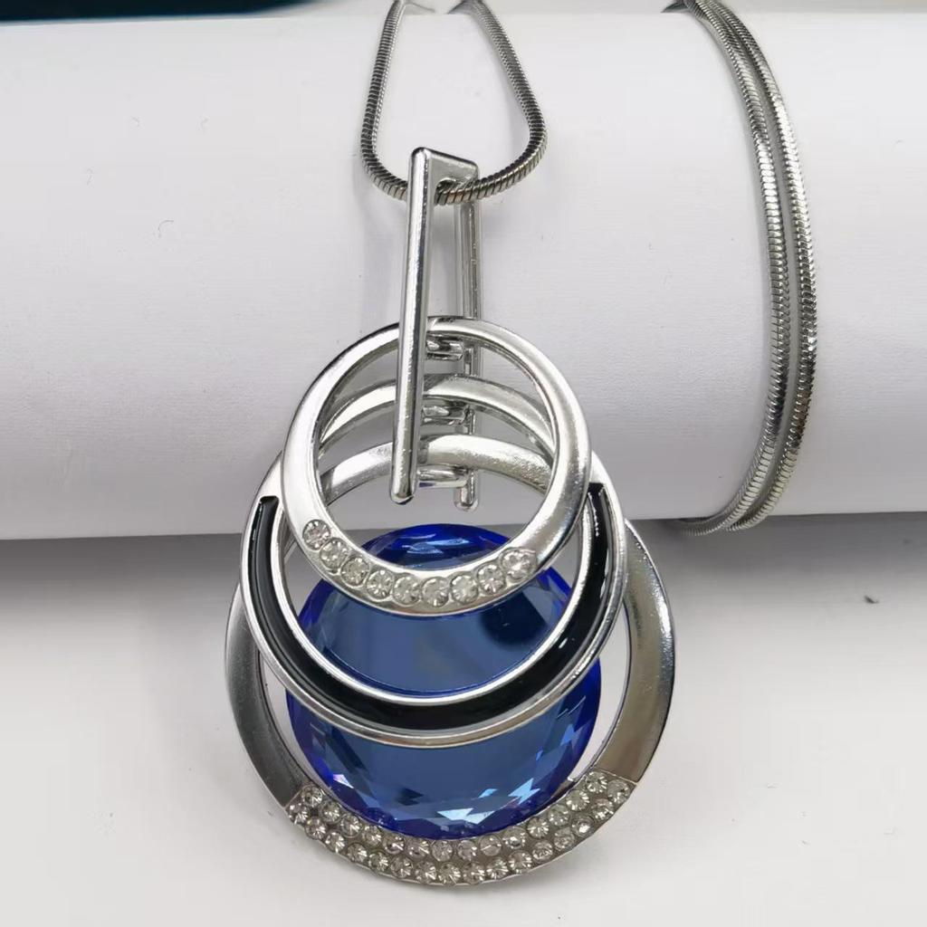 European-American Style Long Necklace with Elegant Tassel - Women's High-End Sweater Chain for Autumn/Winter