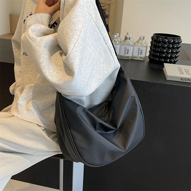 This Year, the Korean Version of the Trendy Women's Bag Crossbody Bag Women's New Fashion Dumpling Bag Casual Student Bag Shoulder Bag