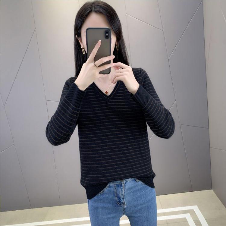 Fleece and Thickened Sweater Women's One-piece Fleece Top Women's Autumn and Winter V-neck Pullover Striped Long-sleeved Slim and Warm Knitted Sweater