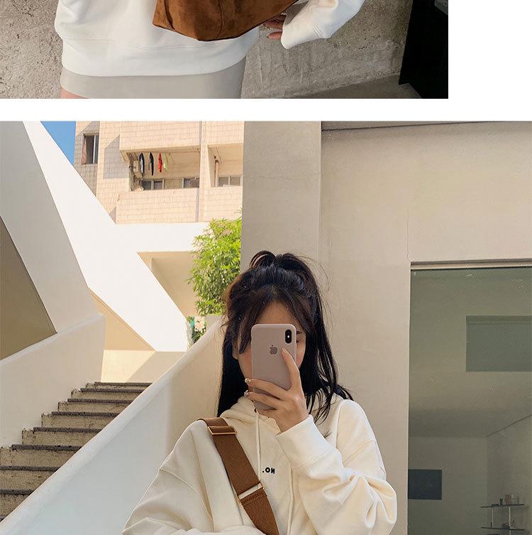 2024 Trendy Retro Brown Flannel Women's Large Capacity Messenger Shoulder Bag for Autumn/Winter