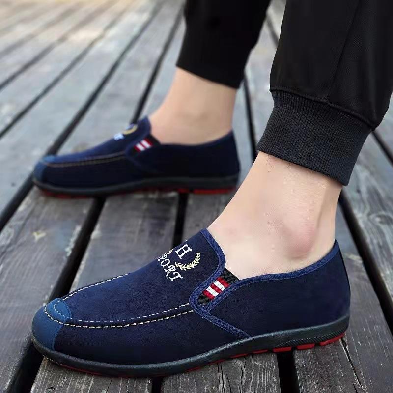 Fashion 2025 Men's Low Top Men's Shoes Autumn Style One Step Men's Cloth Shoes Plush Embroidered Old Beijing Cloth Shoes