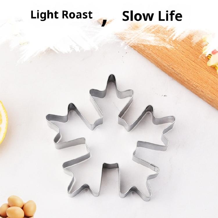 Elegant Festival Holiday Baking Essential Stainless Steel Snowflake Cookie Molds For Pastries And Chocolates