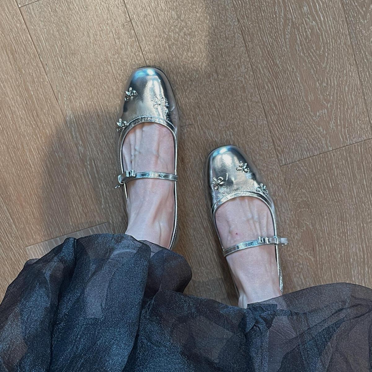 

Вариант из овчины~ серебристые туфли на плоской подошве женские туфли «Мэри Джейн» с легким французским носком, односложная пряжка с бантом универсальные маленькие кожаные туфли 40