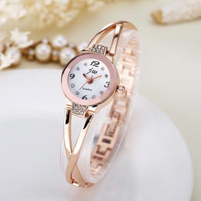Women Quartz Watch Luxury Accurate Round Dial Casual Inlaid Rhinestone Bracelet Watch Fashion Accessories