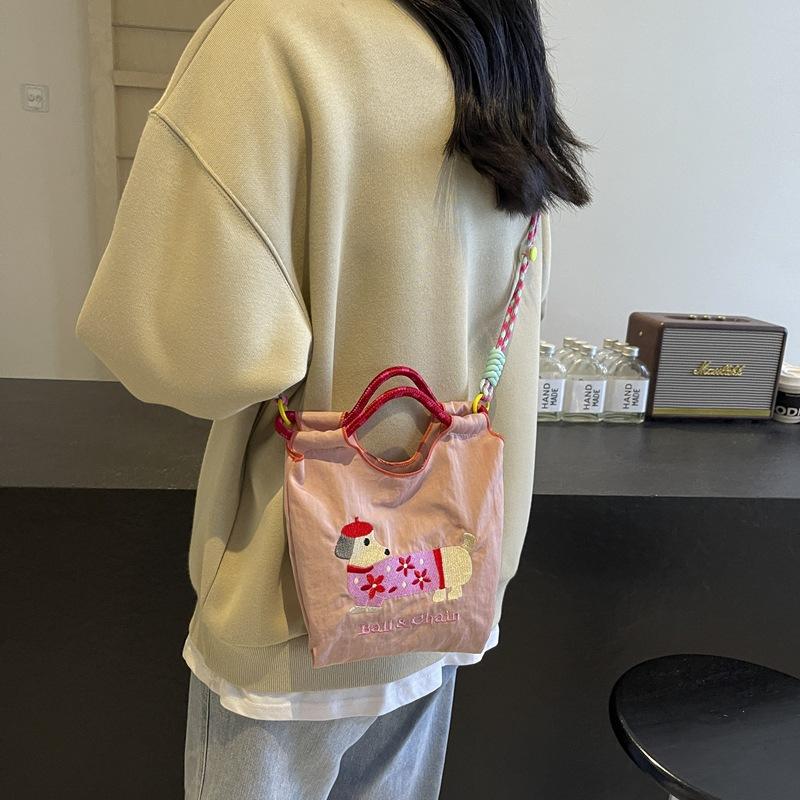 Embroidery Cute Dachshund Dog Bucket Bag Women'S Mobile Phone Bag Versatile Commuter Shoulder Messenger Bag