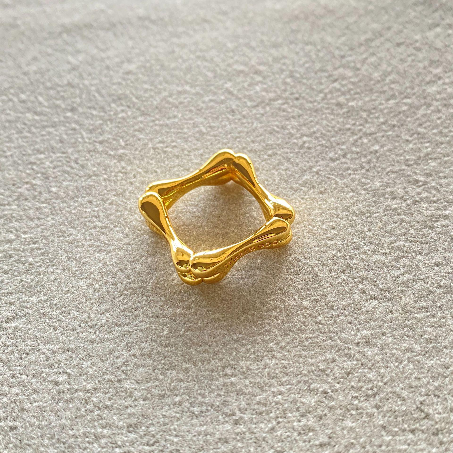 

Saturn-Inspired Irregular Abstract Women s Ring: Chic, Textured, Criss-Cross Design