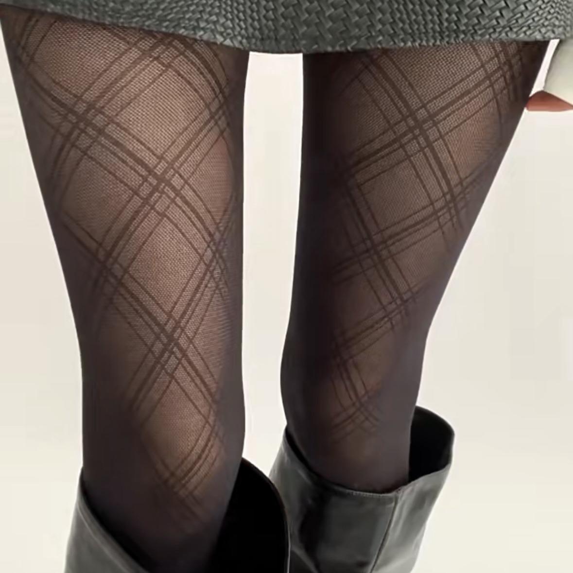 

Plus-size sexy women s beautiful legs fishnet tights, thin black pantyhose for spring and autumn, diamond-patterned stockings Average Size