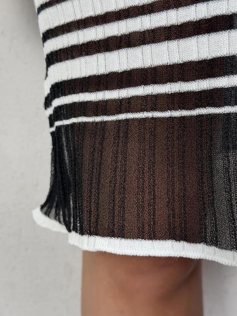 New Summer Color-Block Knitted Dress with Organza Splicing, Round Neck, and Mid-Length Bodycon Design
