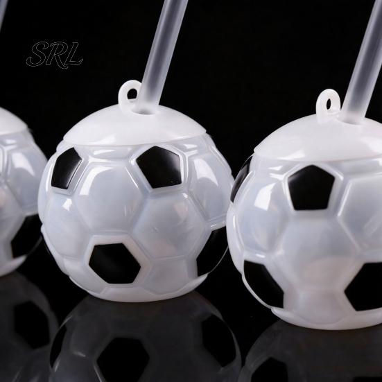 Kubek na napoje zewnętrzne Butelka na wodę Piłkarska ze słomką, Plastikowy kubek w kształcie piłki nożnej 500 ml, Kubek termiczny z klapką Sportowy napój na Dzień Meczu, Prezent dla fana
