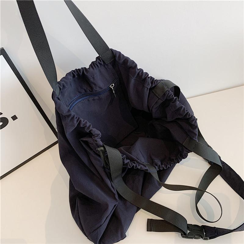 School bag Japanese large-capacity shoulder bag fashionable and lightweight tote bag drawstring lazy wind pleated messenger bag simple casual bag