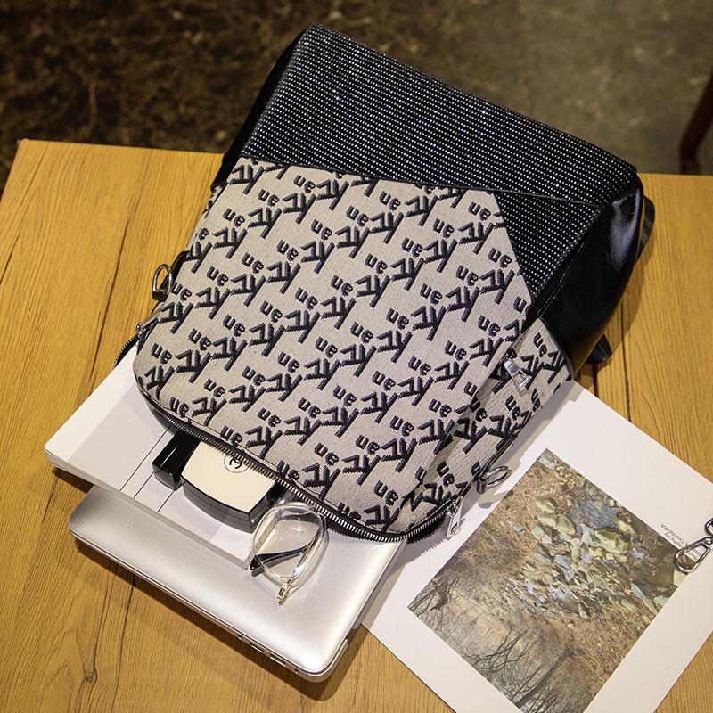 Рюкзак с буквенным принтом — фото 11