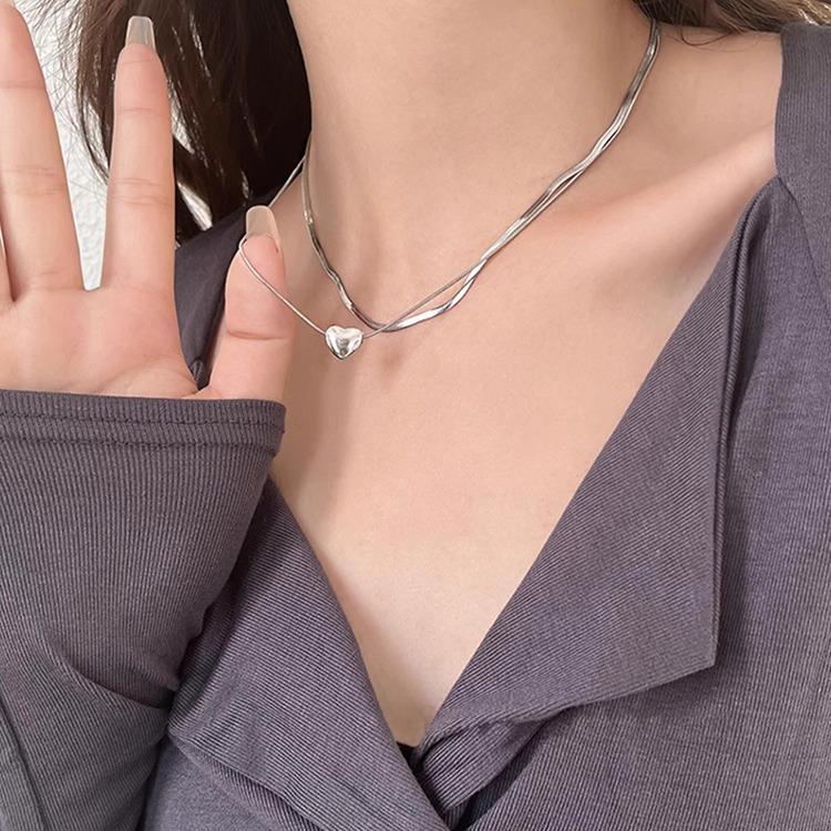 Elegant Double-Layered Heart Necklace for Women - Light Luxury Design, Autumn 2025 Collection, Hot-Selling Clavicle Chain